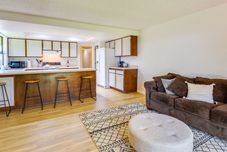 Others Lovely Medford Home w/ Patio, Fire Pit + Gas Grill