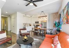 其他 6 Charming 4BR Condo Steps Away from French Quarter Delights!