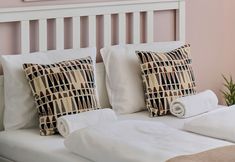 기타 6 Spacious & Colorful Apartment by Renters