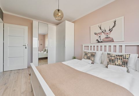 기타 Spacious & Colorful Apartment by Renters