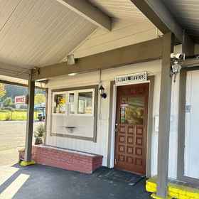 Primary image1孤松汽車旅館,洪堡县飯店