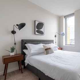 Room1Sophari Bellevue Tower Apts,金郡公寓