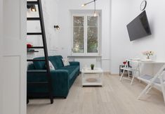 Others 7 Aleja Wyzwolenia Studio by Renters