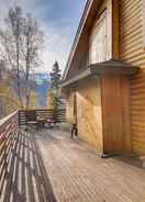 Primary image Log Cabin Rental in Eagle River: Pets Welcome!