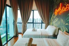 Others Reizz Residence by Plush