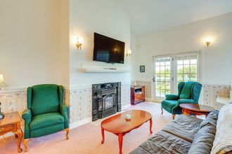 その他 4 Ocean Shores Condo w/ Private Tub < 1 Mi to Beach!