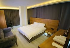 Others 4 The North Hotel