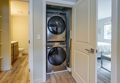 Lainnya 7 Modern Seatac Gem w/ Fireplace & Smart Tvs!