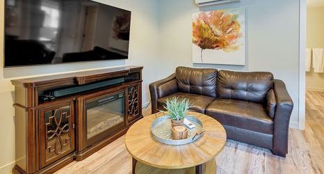 Lainnya 2 Modern Seatac Gem w/ Fireplace & Smart Tvs!