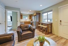 Lainnya 4 Modern Seatac Gem w/ Fireplace & Smart Tvs!