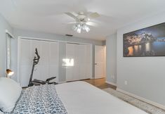 Others 2 Largo House w/ Backyard Oasis & Proximity to Beach