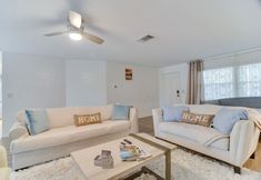 其他 6 Largo House w/ Backyard Oasis & Proximity to Beach