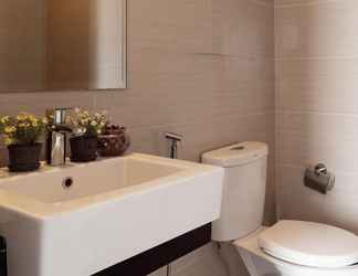 Lainnya 2 Deluxe 1BR in Venice Grand Canal, Free Pool use