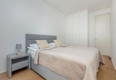 Lain-lain 6 Apartment Cybernetyki 15 by Renters