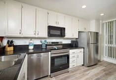 Others 7 Oceanside Beach Condos