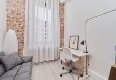 Others 5 Studio z Antresolą by Renters