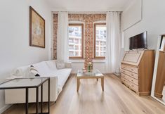 Others 4 Studio z Antresolą by Renters