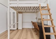 Others 2 Studio z Antresolą by Renters