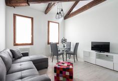 Others 7 San Marco Style Canal View Apt 2 by Wonderful Italy