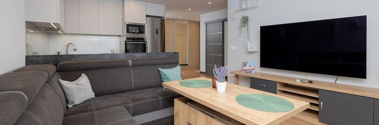 Others Spacious Apartment Krakow by Renters