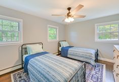 Others 6 Hampton Bays Retreat: Walk to Squires Beach!