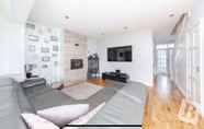 Lainnya 4 Stunning 4-bed House in Gidea Park