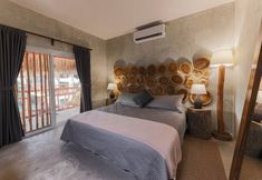 อื่นๆ 6 Ka'ana Surf