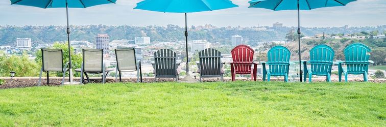 Others Home Ensuite With Panoramic City View