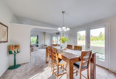 Lain-lain 2 Secluded Port Angeles Home w/ Deck & Gas Grill!