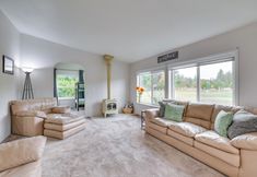 Lain-lain 6 Secluded Port Angeles Home w/ Deck & Gas Grill!