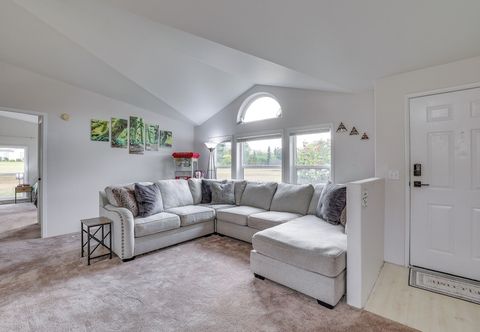 Lain-lain Secluded Port Angeles Home w/ Deck & Gas Grill!