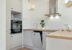 Others 7 Spring Flowers Apartment by Renters