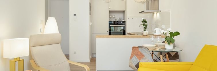 Others Spring Flowers Apartment by Renters