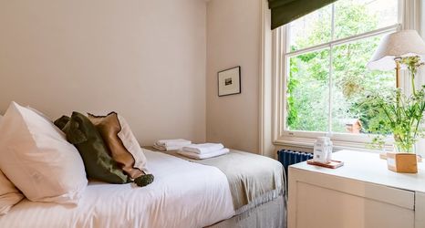 Others 2 Beautiful 2 Bed Apartment In West London