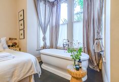 Others 3 Beautiful 2 Bed Apartment In West London