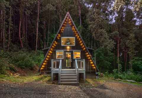 Others Spacious A-Frame with Loft near Downtown