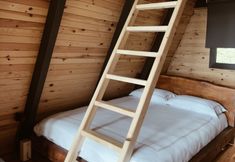 Lain-lain 2 Niva Suit Bungalov