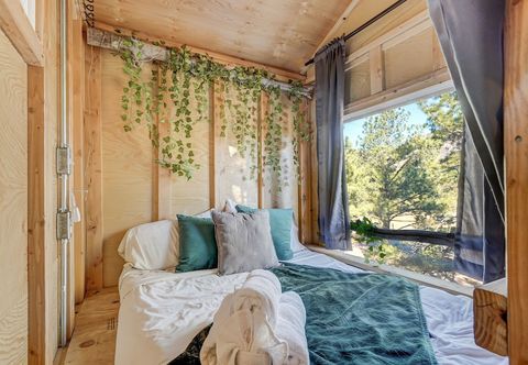 Others Tree Fort Escape