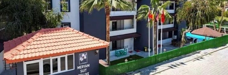 อื่นๆ Meryam Deluxe Suit