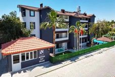 อื่นๆ Meryam Deluxe Suit