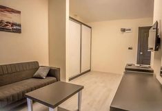 อื่นๆ 2 Meryam Deluxe Suit