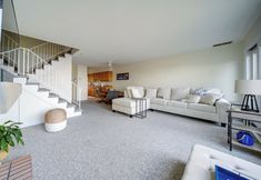 其他 3 Lakeside Retreat in Dewittville w/ Pool Access!