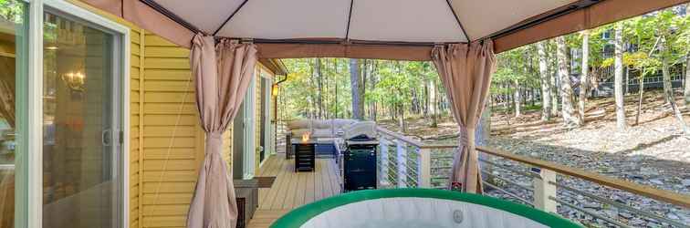 อื่นๆ Forest-view Poconos Cabin w/ Seasonal Hot Tub!