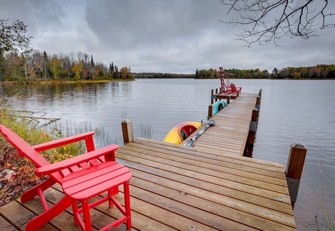 Lain-lain Lakefront Presque Isle Cabin w/ Private Dock