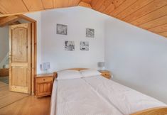 Others 3 Highlander Nedzy Kubinca by Renters