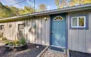 Others 5 Charming Great Cacapon Cabin w/ Screened-in Porch!