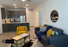 其他 6 Magnificent 1 BR Skylar Apartment By RBA Living