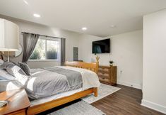 Others 4 Deck + Game Room: Redmond Home ~ 17 Mi to Seattle