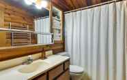 Lain-lain 3 Riverfront Rhododendron Cabin Rental w/ Deck!