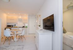 기타 4 ShortStayPoland Batorego B139